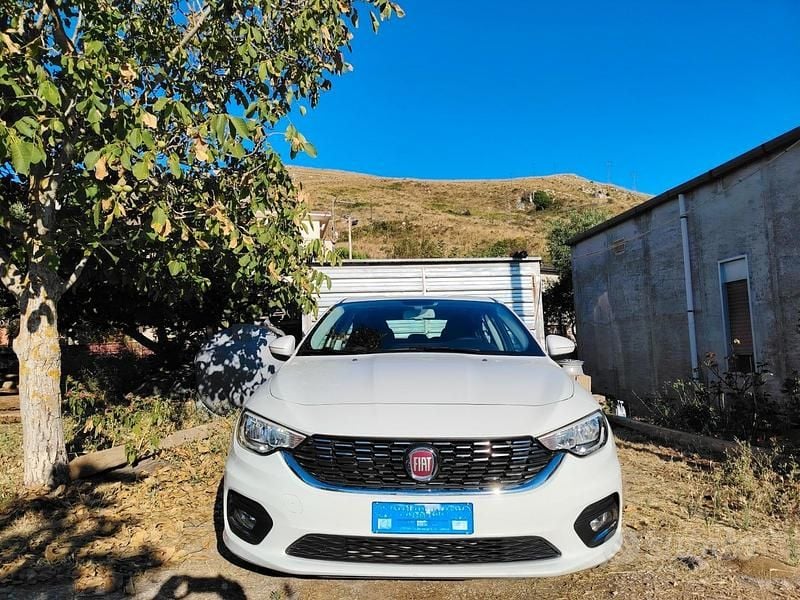 Usata Fiat Tipo 120 CV (88 kW) 2016 Bianco Berlina
