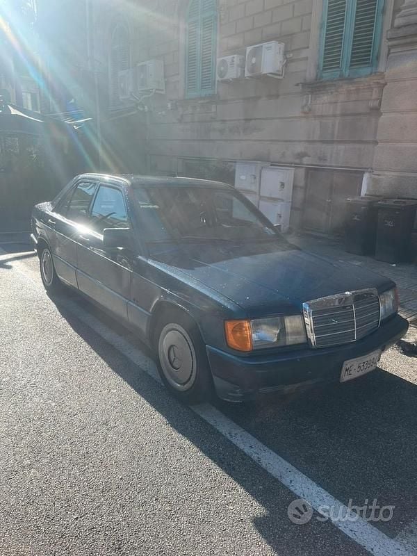 Blu Usata 1980 Mercedes 190 Tre volumi | 3500 € - Immagine 1/4