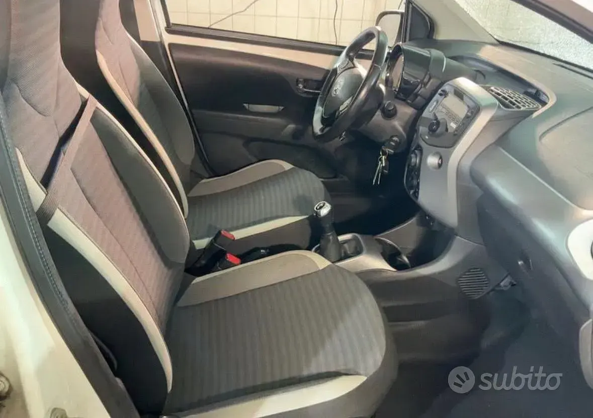 Usata Toyota Aygo 69 CV (50 kW) 2019 Bianco Utilitaria