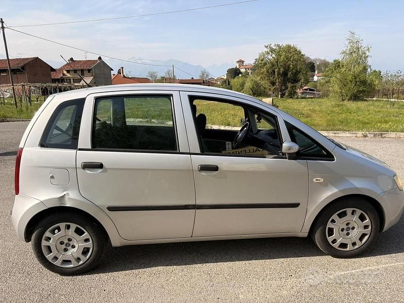 Usata Fiat Idea 77 CV (56 kW) 2007 Grigio Monovolume