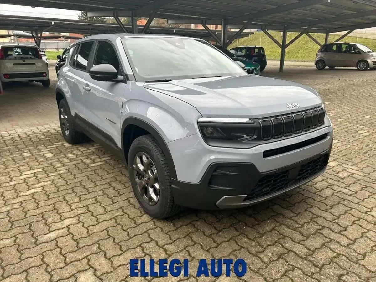Nuova Jeep Avenger Longitude 101 CV (74 kW) 2026 Grigio SUV