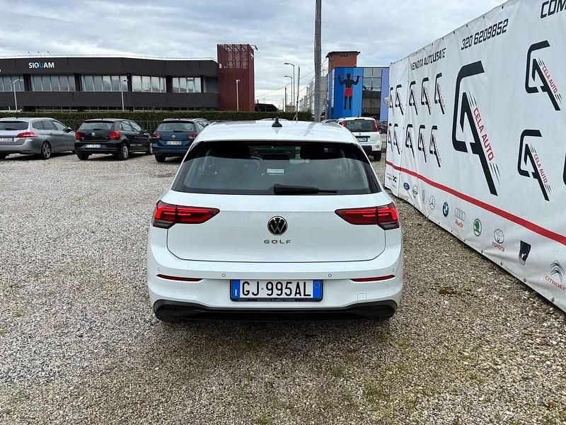 Usata VW Golf VIII Life 116 CV (85 kW) 2022 Bianco Berlina