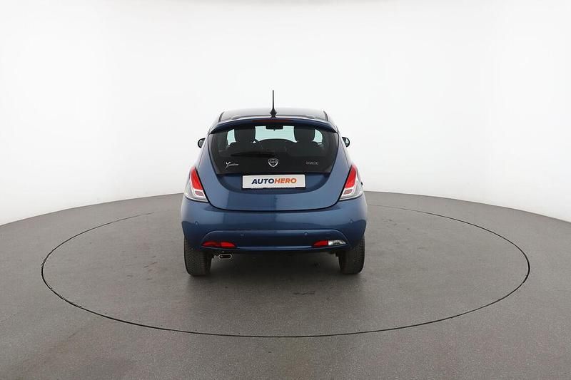 Usata Lancia Ypsilon Gold 70 CV (51 kW) 2021 Blu Utilitaria
