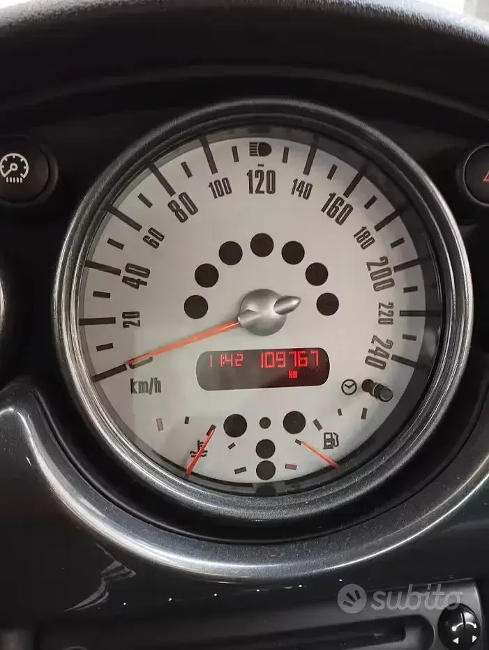Usata Mini One D 88 CV (64 kW) 2006 Rosso Utilitaria