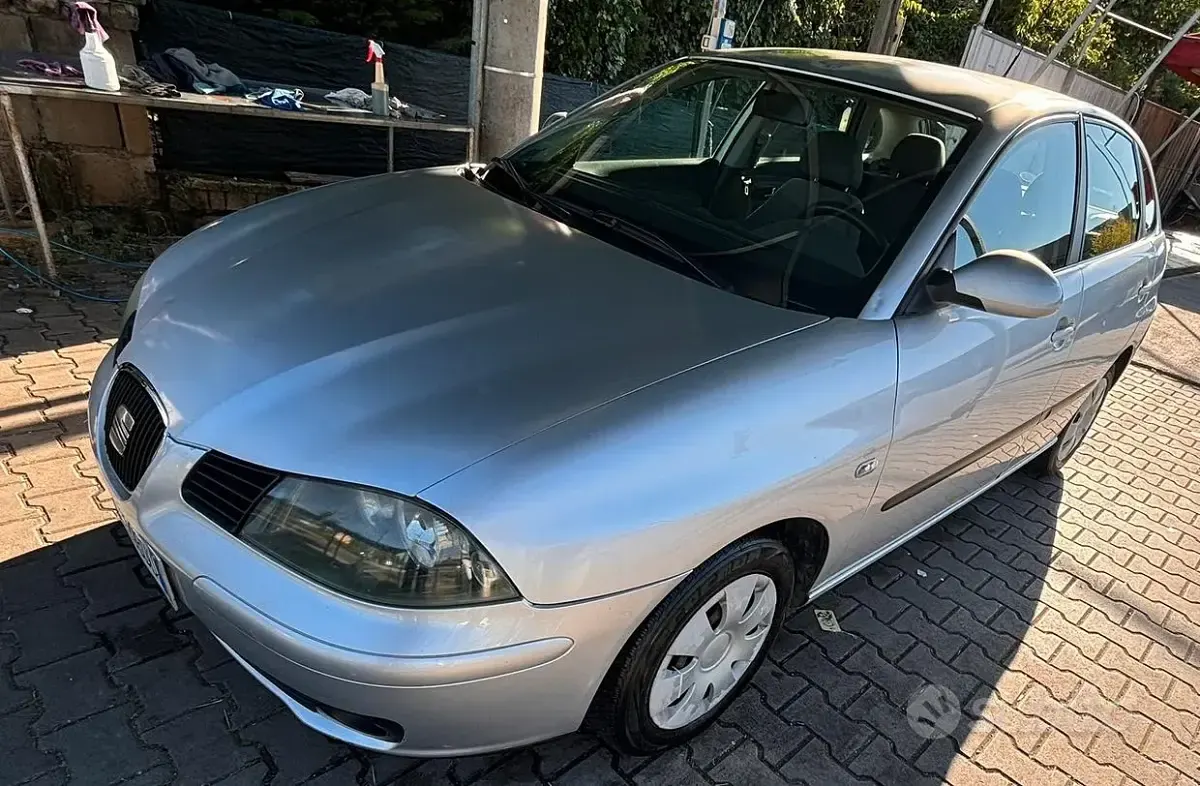 Usata Seat Ibiza 75 CV (55 kW) 2003 Grigio Utilitaria