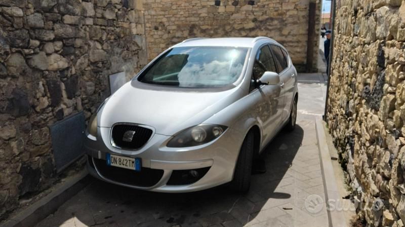 Usata Seat Altea 2008 Grigio Monovolume