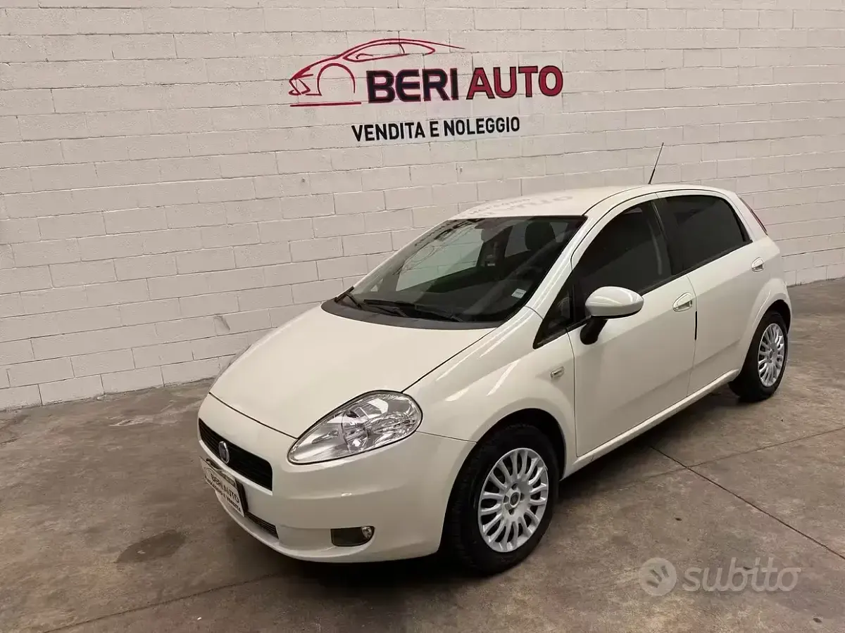 Usata Fiat Grande Punto 65 CV (47 kW) 2009 Bianco Utilitaria