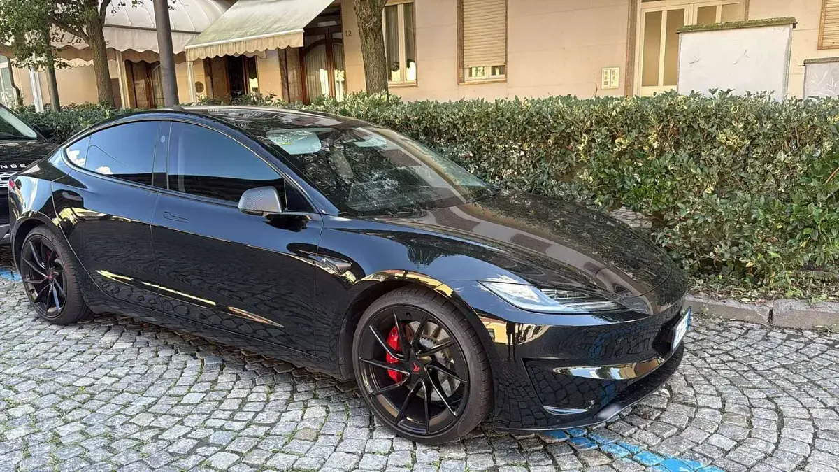 Usata Tesla Model 3 Performance 338 kW (460 CV) 2024 Nero Berlina