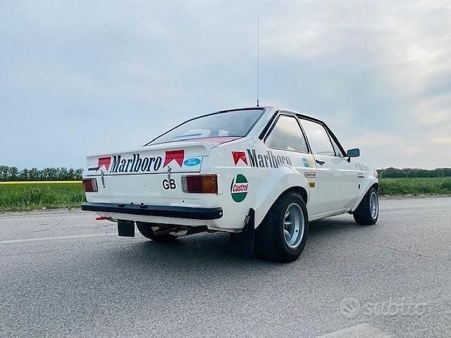 Usata Ford Escort 241 CV (177 kW) 1980 Bianco Berlina