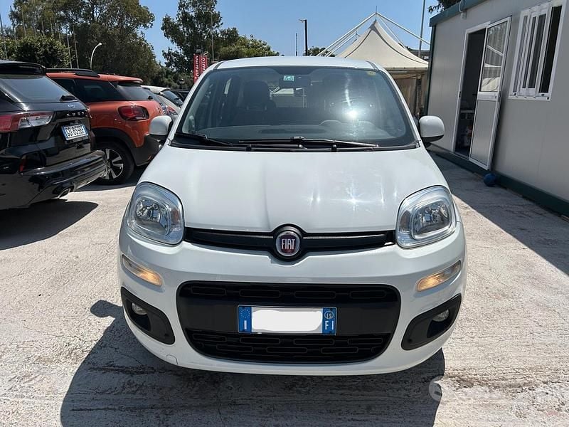 Usata Fiat Panda Lounge 69 CV (50 kW) 2015 Bianco Utilitaria
