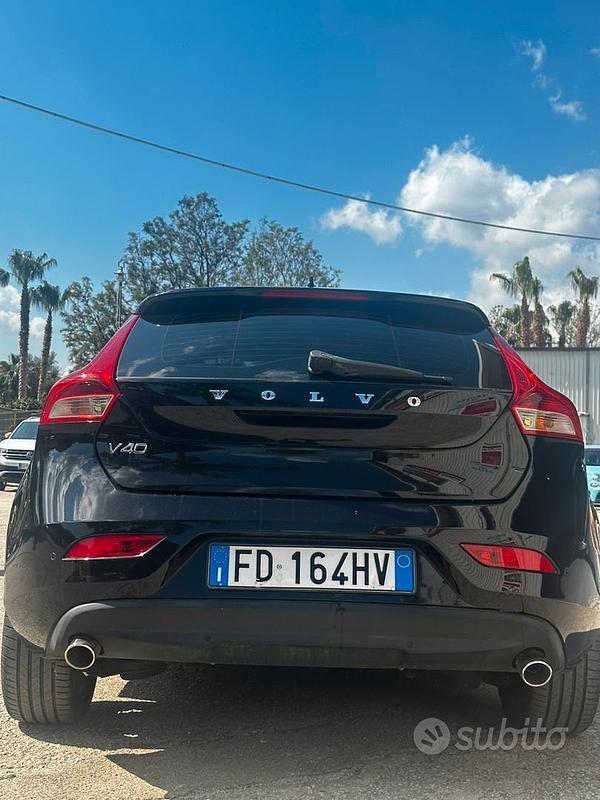 Occasion Volvo V40 120 ch (88 kW) 2016 Noir Berline