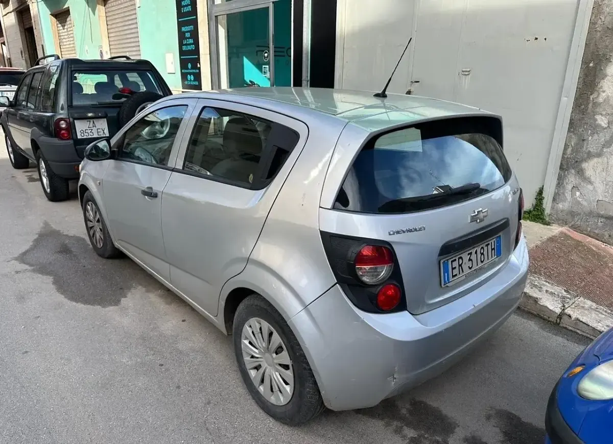 Usata Chevrolet Aveo 84 CV (61 kW) 2013 Argento Berlina