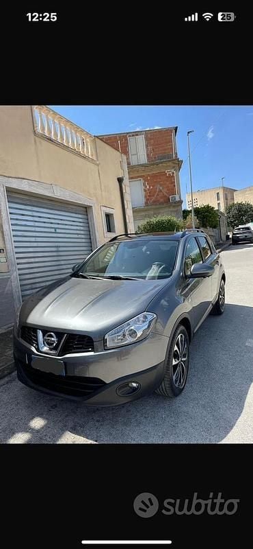 Usata Nissan Qashqai 131 CV (96 kW) 2015 Grigio SUV