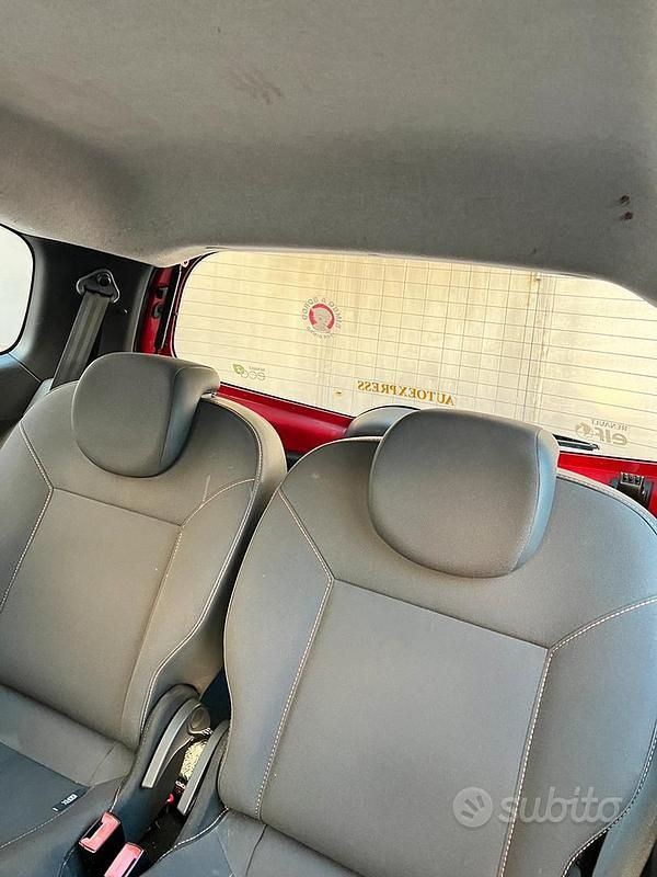 Usata Renault Twingo 75 CV (55 kW) 2010 Rosso Utilitaria