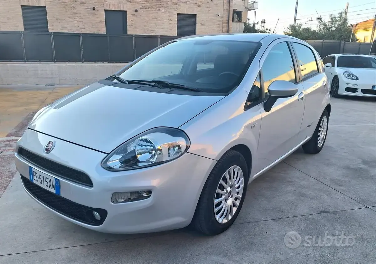 Usata Fiat Punto 95 CV (69 kW) 2013 Utilitaria