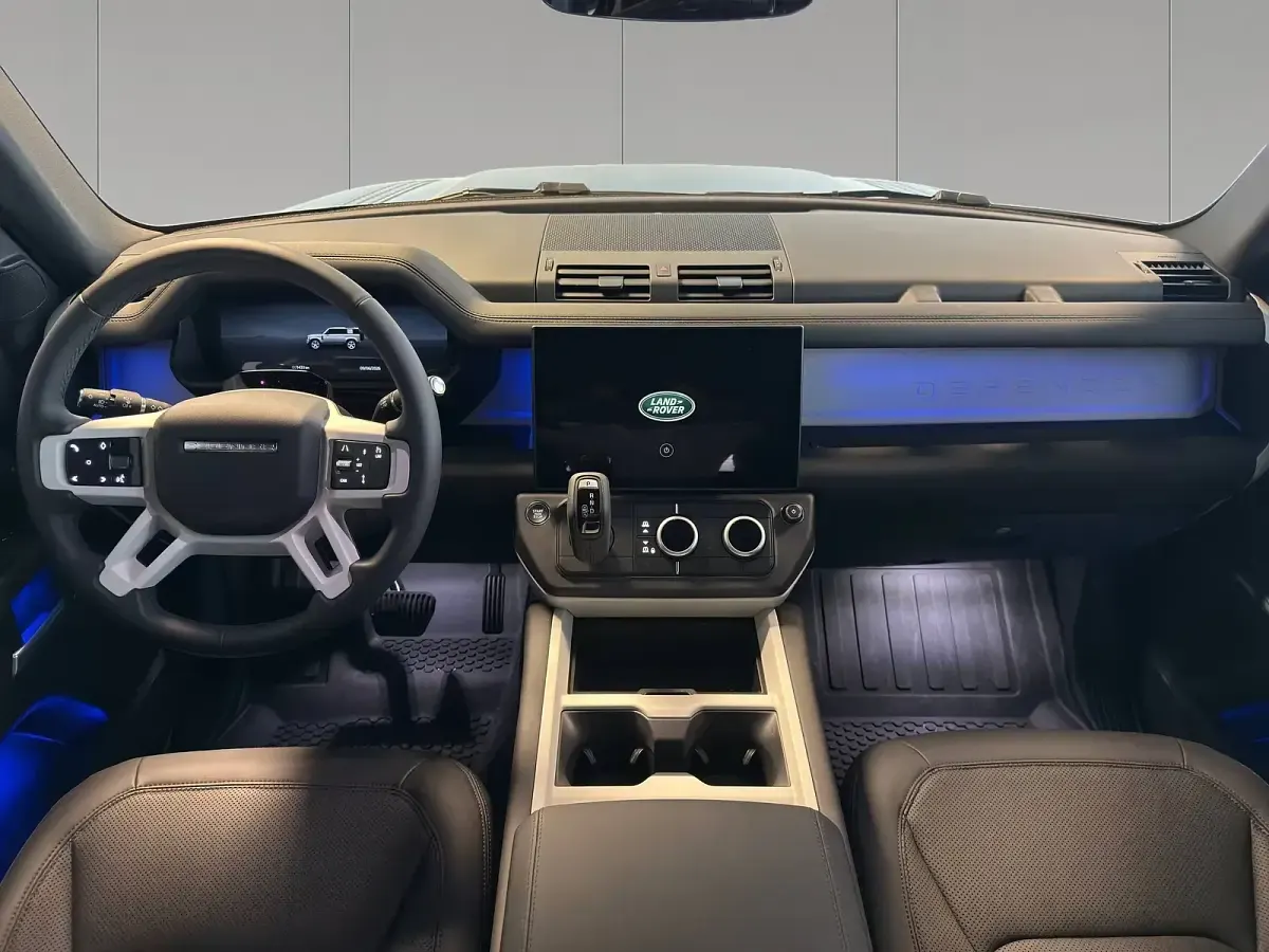 Nuova Land Rover Defender SE Dynamic 200 CV (147 kW) 2025 Santorini black SUV