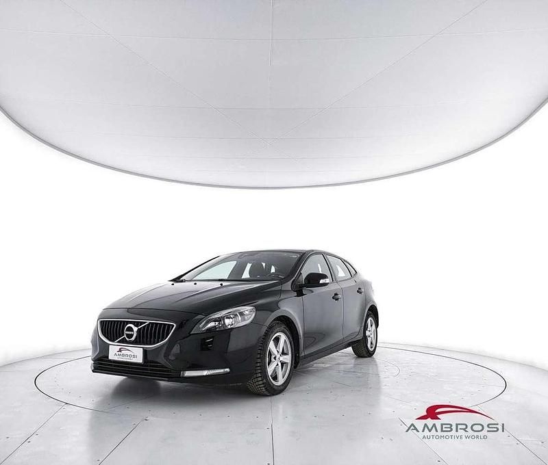 Usata Volvo V40 Business Edition 120 CV (88 kW) 2017 Nero Utilitaria