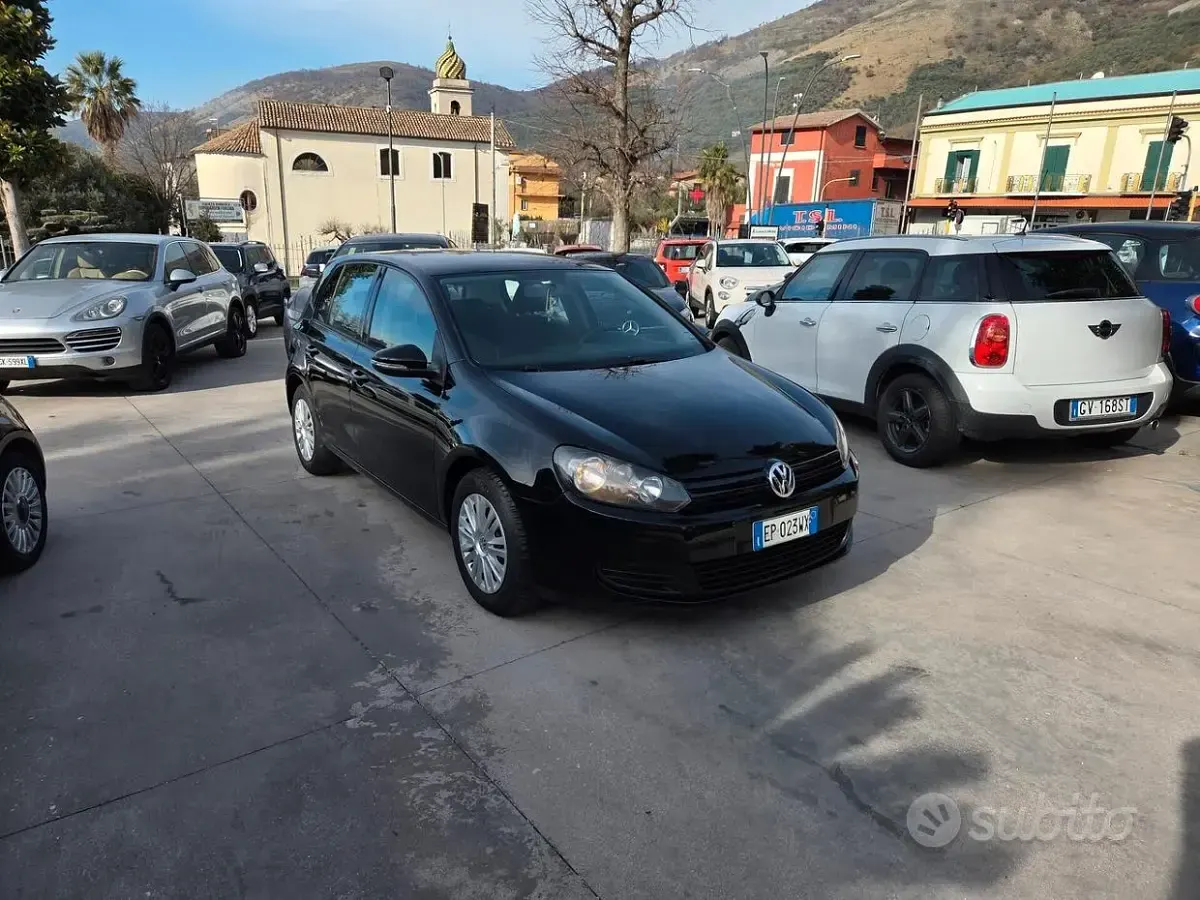 Usata VW Golf VII Trendline 105 CV (77 kW) 2013 Berlina