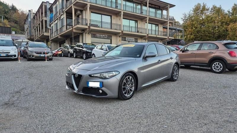 Usata Alfa Romeo Giulia Business 150 CV (110 kW) 2018 Grigio Berlina