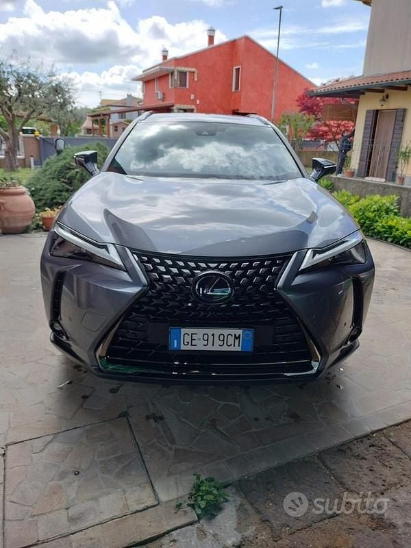 Usata Lexus UX 250h 184 CV (135 kW) 2021 Grigio SUV