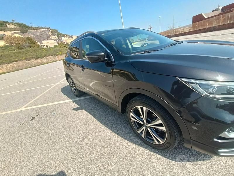 Usata Nissan Qashqai N-Connecta 131 CV (96 kW) 2018 Nero SUV