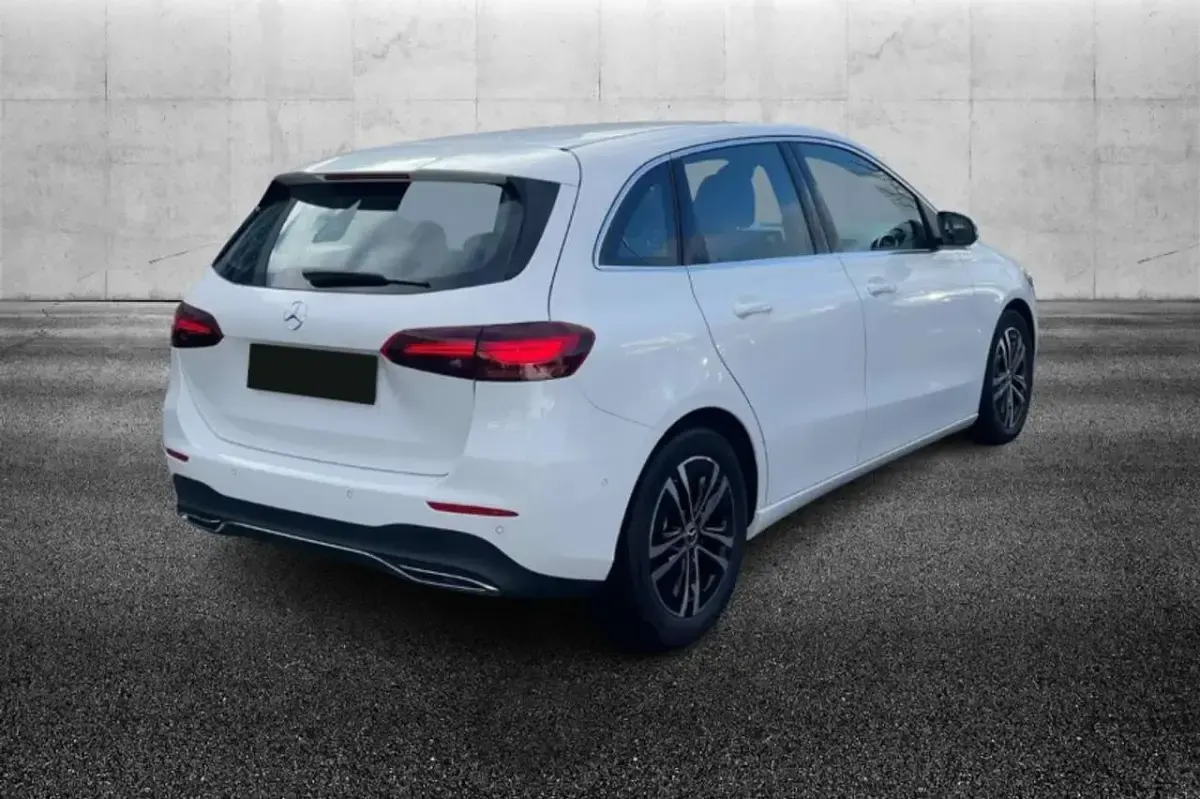 Usata Mercedes B200 Advanced Plus 150 CV (110 kW) 2023 Bianco Utilitaria