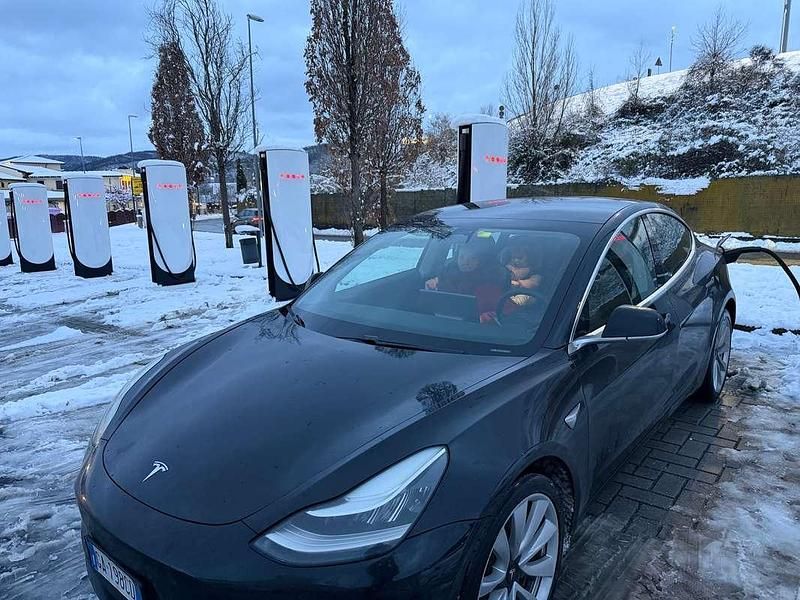 Usata Tesla Model 3 Long Range AWD 366 kW (498 CV) 2020 Nero Berlina