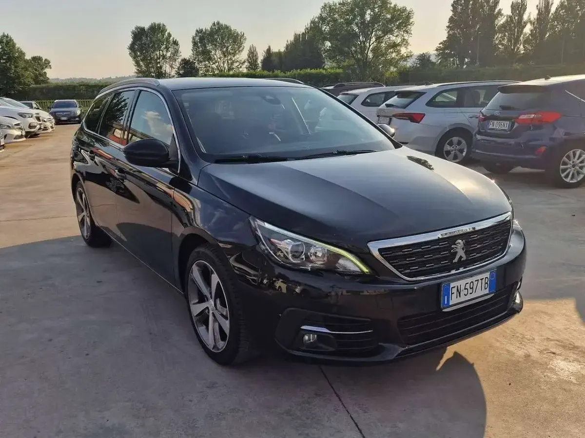 Usata Peugeot 308 SW Allure 131 CV (96 kW) 2018 Nero Station wagon