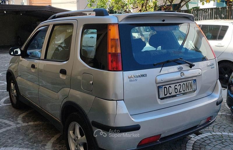 Usata Suzuki Ignis 99 CV (72 kW) 2006 Gray Utilitaria