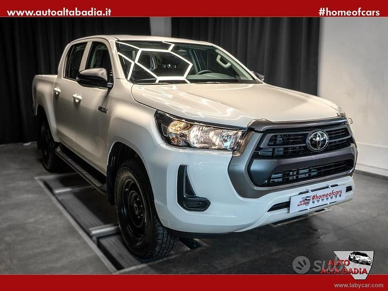 Nuova Toyota HiLux Comfort 204 CV (150 kW) 2025 Bianco Pick-up