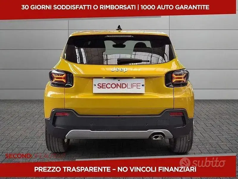 Begagnad Jeep Avenger Summit 101 HK (74 kW) 2025 Gul SUV