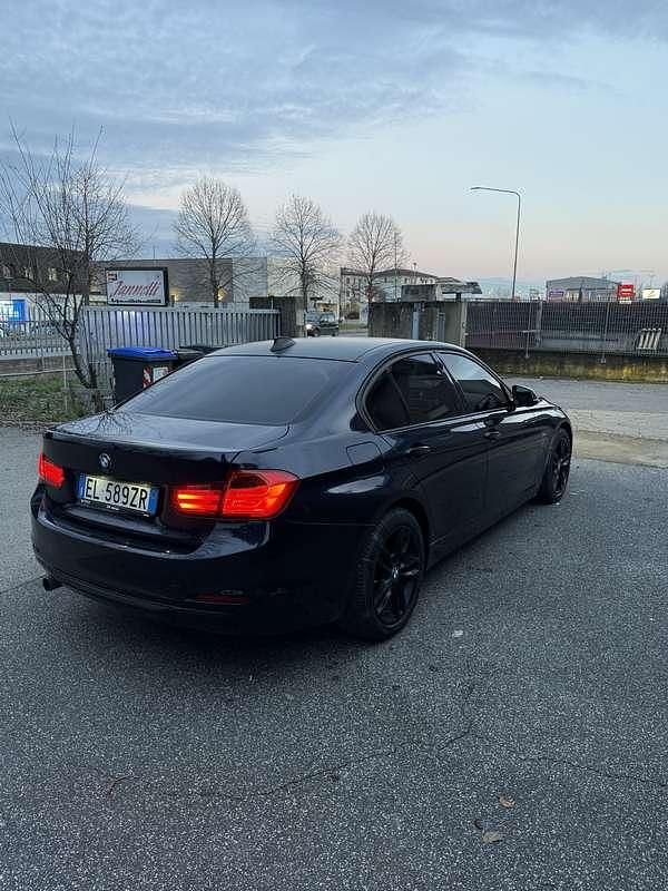 Usata BMW 318 Luxury Line 143 CV (105 kW) 2014 Berlina