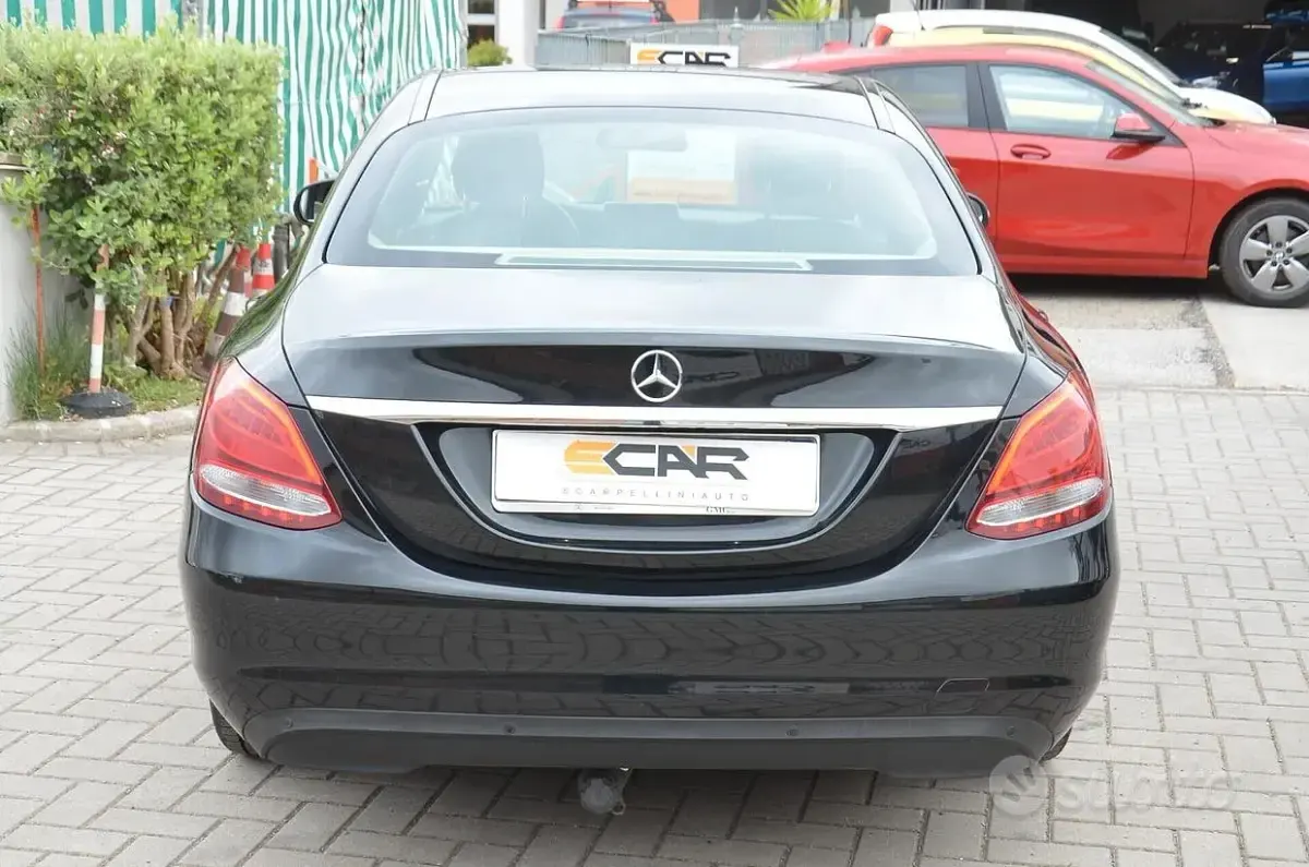 Usata Mercedes C180 Executive 116 CV (85 kW) 2016 Nero Berlina