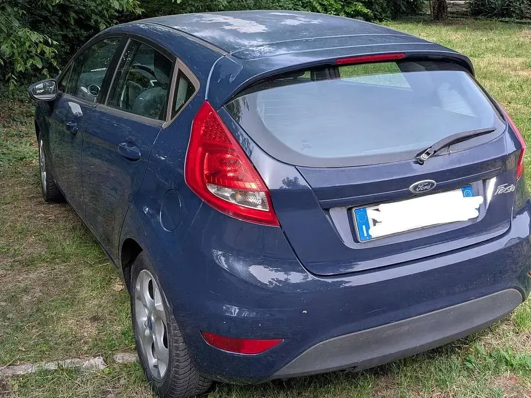 Usata Ford Fiesta 60 CV (44 kW) 2012 Blu/azzurro Berlina
