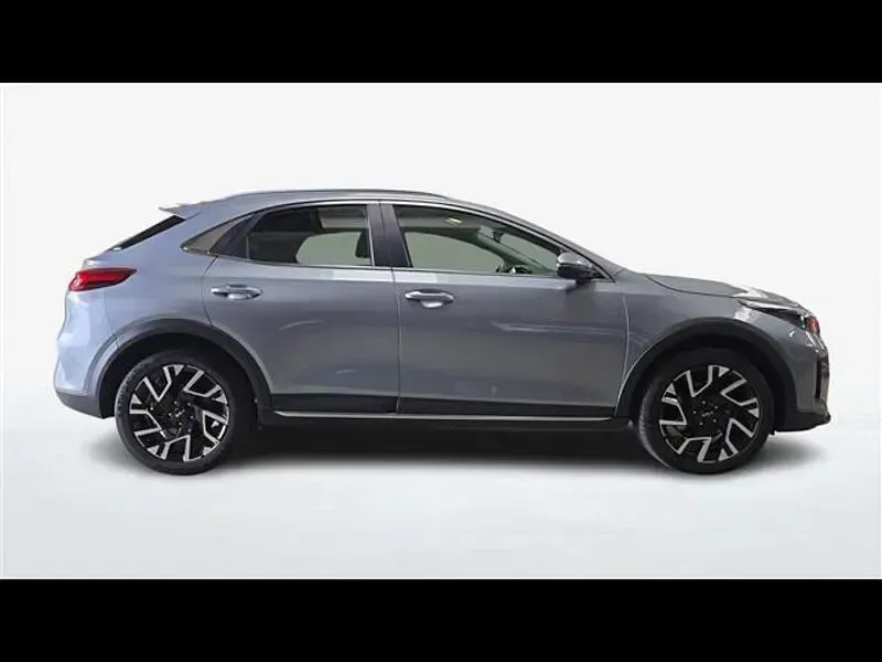 Usata Kia XCeed 136 CV (100 kW) 2023 Grigio chiaro SUV