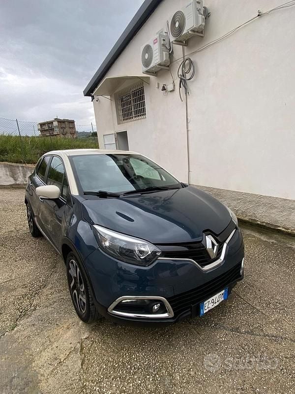 Usata Renault Captur Iconic 90 CV (66 kW) 2015 Blu SUV