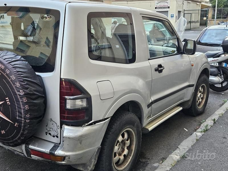 Usata Mitsubishi Pajero 2000 Grigio SUV
