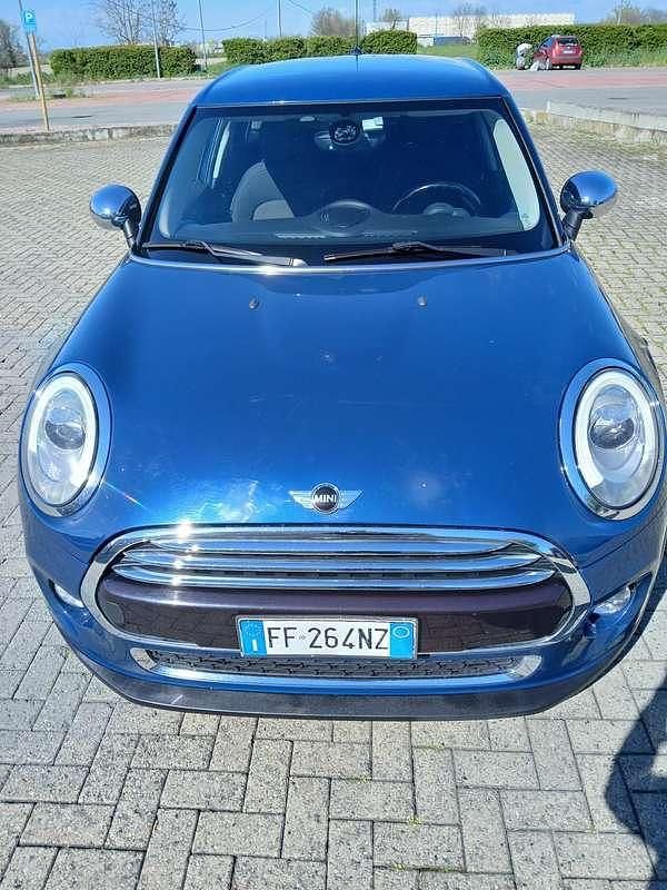 Usata Mini Cooper D Seven 116 CV (85 kW) 2016 Utilitaria