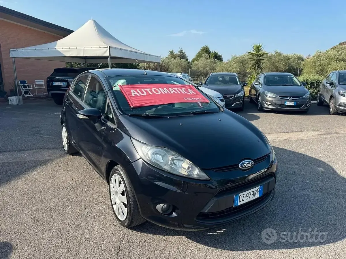 Usata Ford Fiesta 97 CV (71 kW) 2010 Nero Berlina