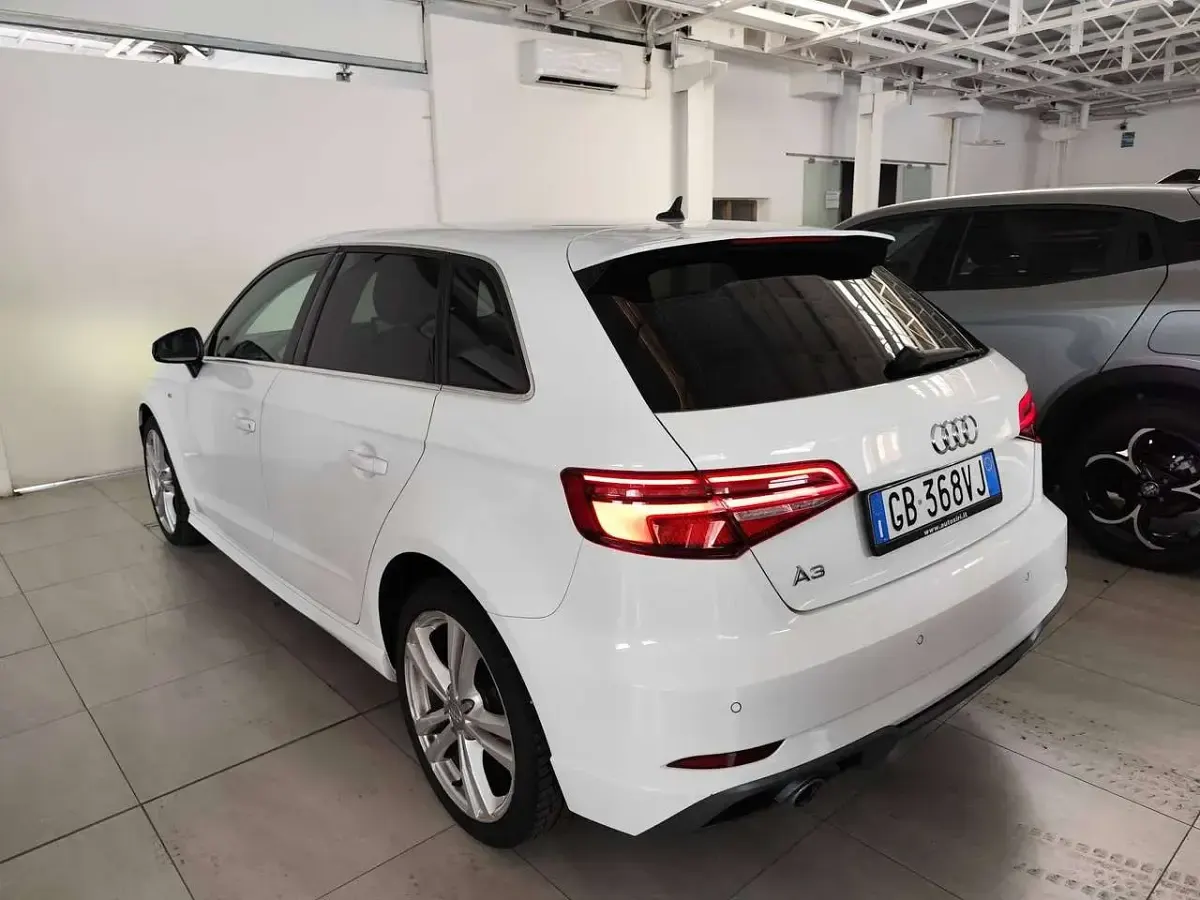 Usata Audi A3 Advanced 116 CV (85 kW) 2020 Bianco Berlina