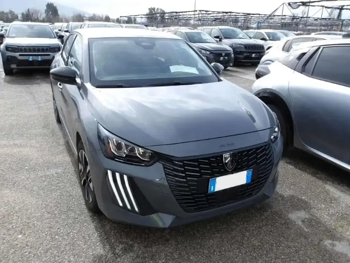 Usata Peugeot 208 Allure 135 CV (99 kW) 2025 Grigio Utilitaria