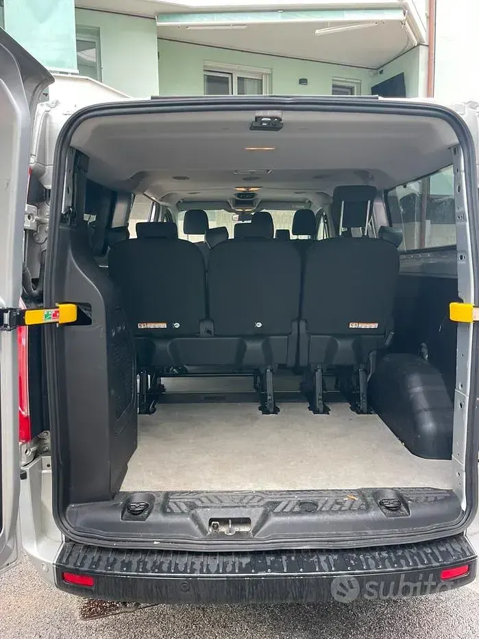 Usata Ford Transit Custom 131 CV (96 kW) 2021 Grigio Monovolume