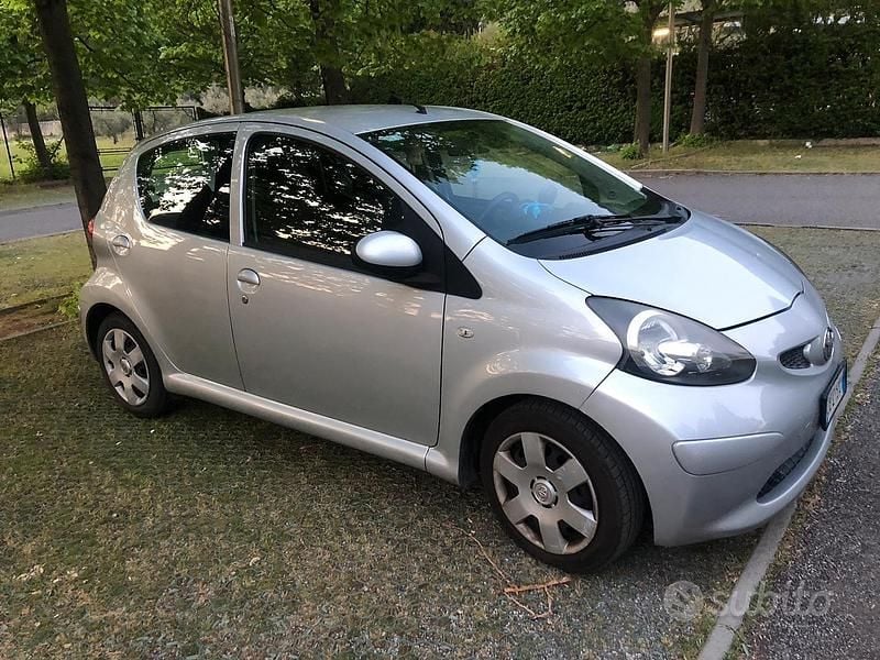 Usata Toyota Aygo 2006 Grigio Utilitaria