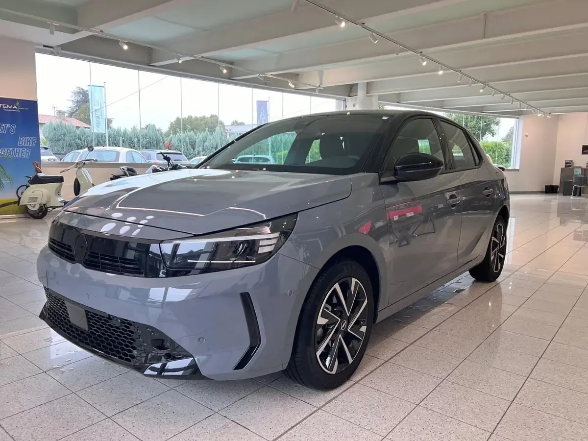 Usata Opel Corsa GS Line 101 CV (74 kW) 2025 Berlina