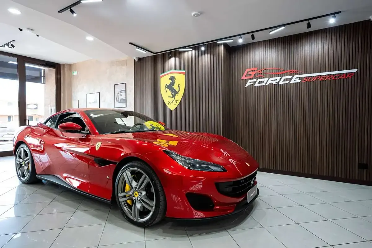 Usata Ferrari Portofino 600 CV (441 kW) 2021 Extrarange Cabrio