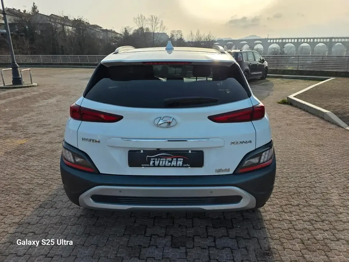 Begagnad Hyundai Kona 120 HK (88 kW) 2023 Vit SUV