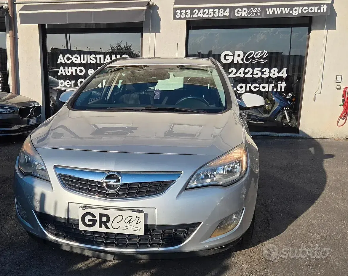 Usata Opel Astra Cosmo 110 CV (80 kW) 2011 Grigio Station wagon
