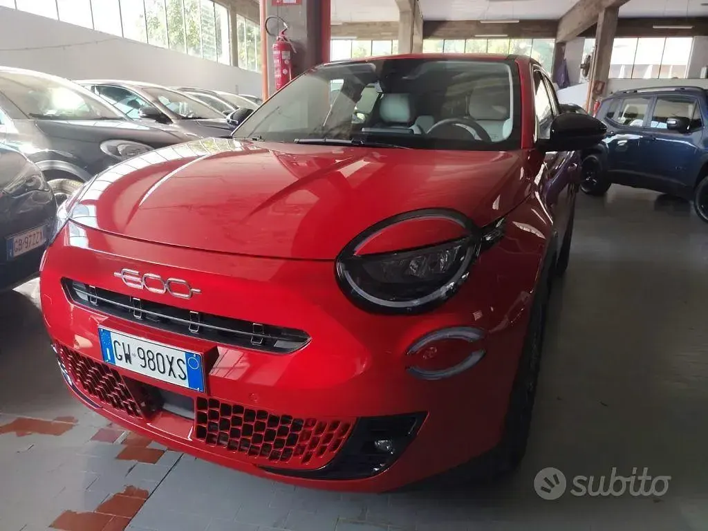 Usata Fiat 600 La Prima 136 CV (100 kW) 2025 Rosso SUV