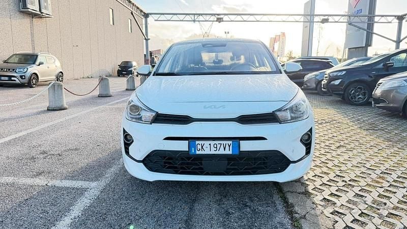 Usata Kia Rio Style 82 CV (60 kW) 2022 Bianco Berlina