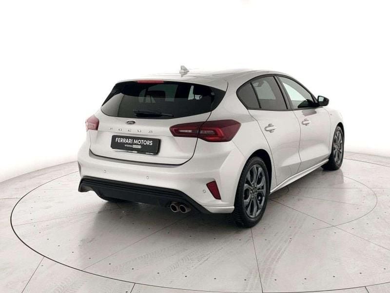 Usado Ford Focus ST-Line 125 HP (91 kW) 2025 Prateado Sedan